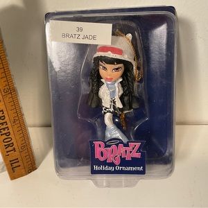 2004 BRATZ DOLL JADE- Enesco-Stylin' Holiday Ornament-christmas-nib